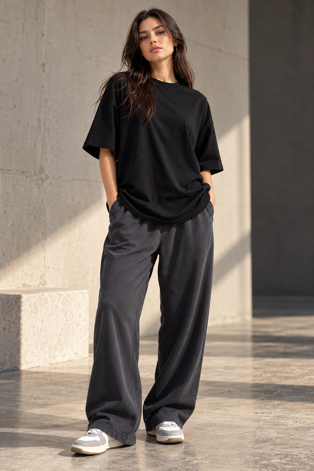 Essential Women's Oversized T-Shirt – Black