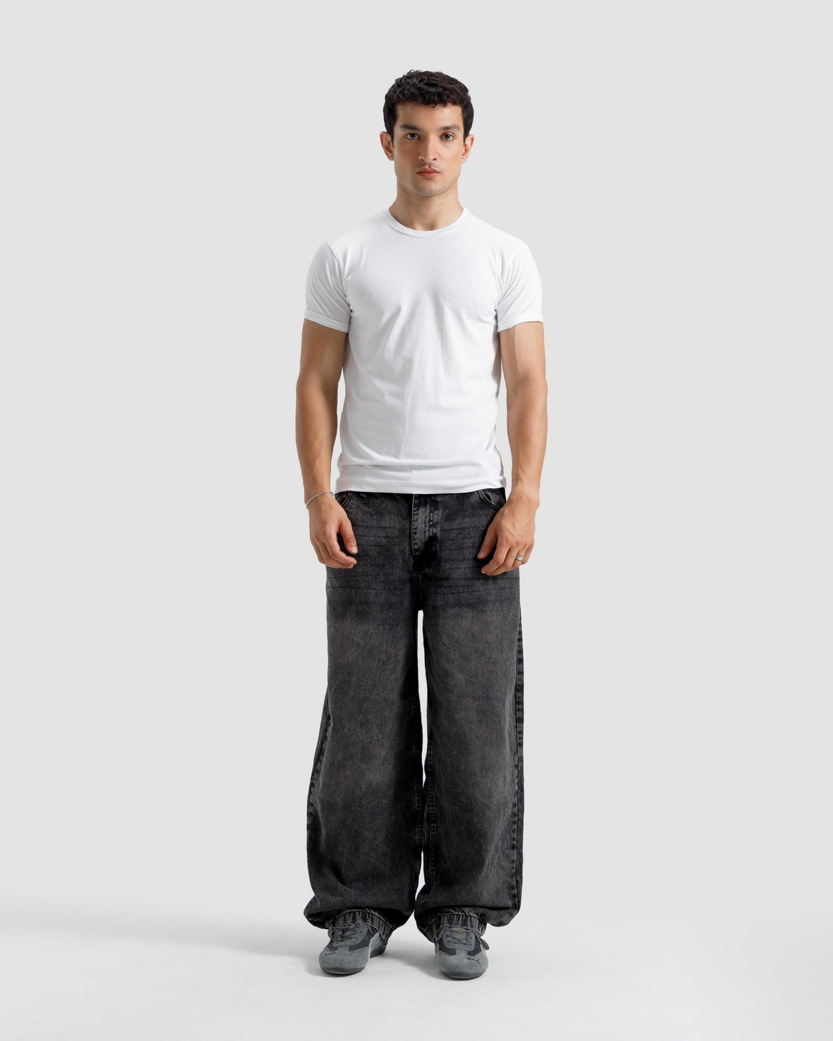 Essential Regular T-Shirt-WHITE